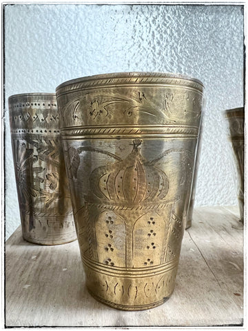 Antique Lassi cup D4