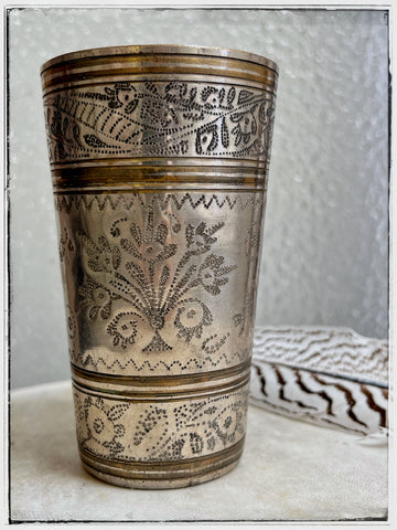 Lassi cup - dotwork