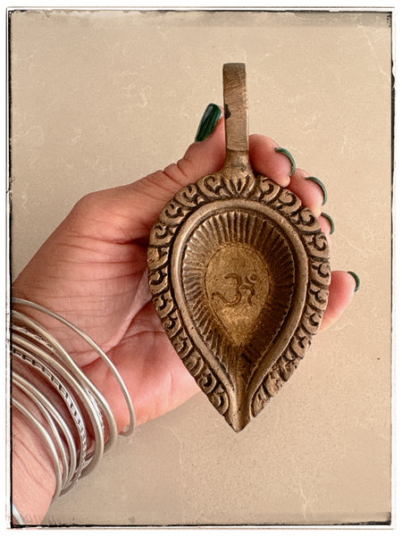 Handmade brass aum dia