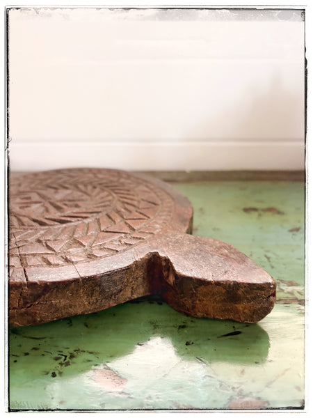 Carved chapati board