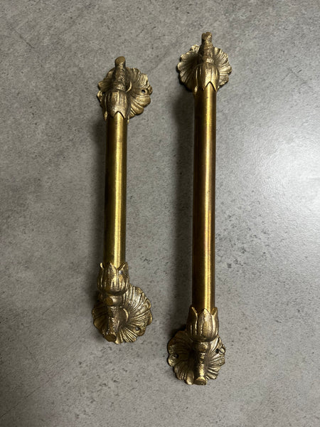 Colonial style door handles