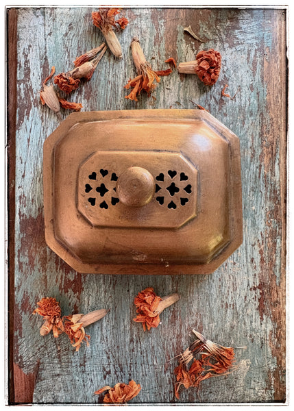 Antique jaali soap dish