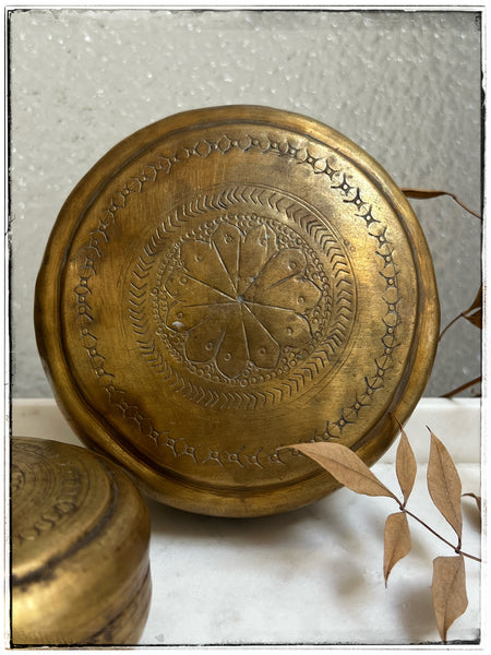 Antique engraved tin