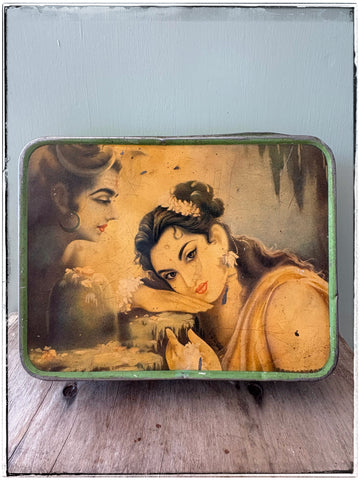 Vintage Parvati tin