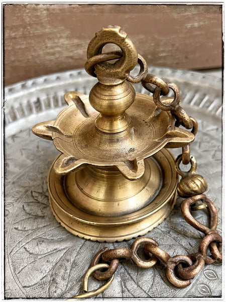 Antique hanging dia