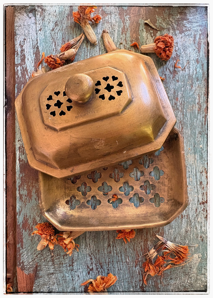 Antique jaali soap dish