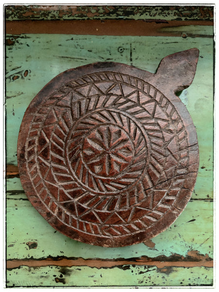 Carved chapati board