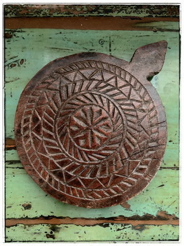 Carved chapati board