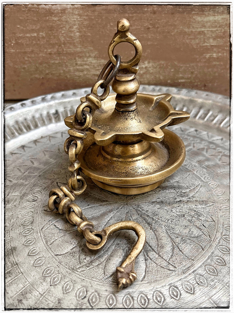 Antique hanging dia