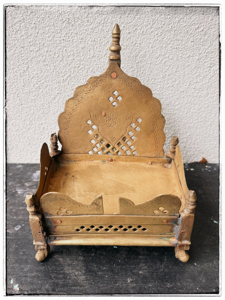 Antique sinhasan