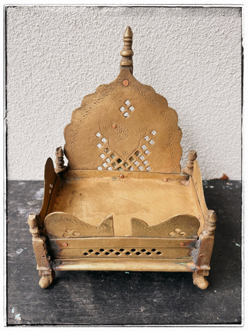 Antique sinhasan