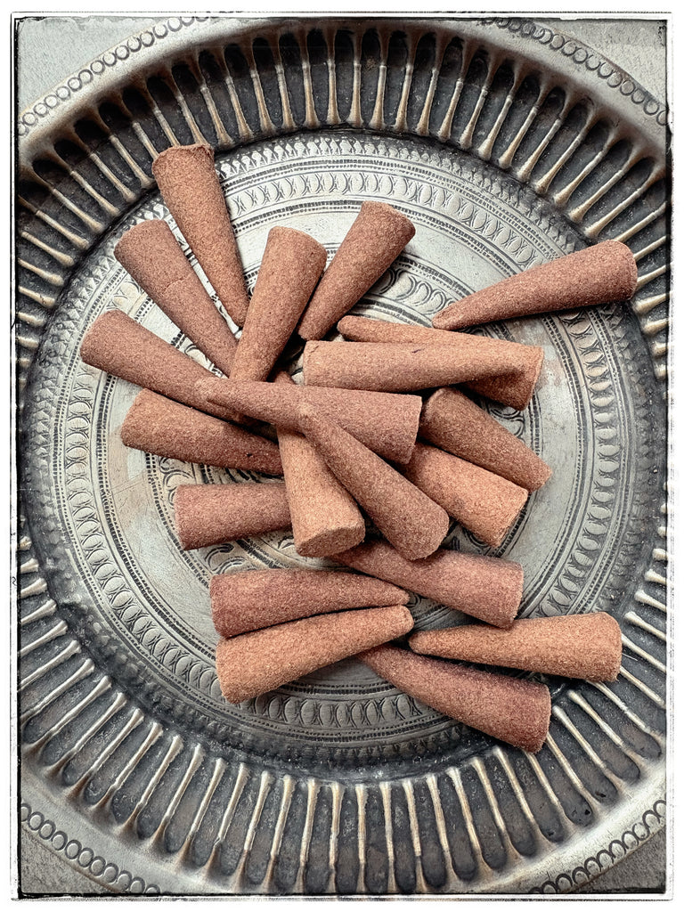 Lavender slow-burning dhoop