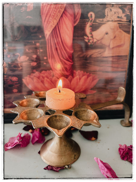 Antique lotus jyoti