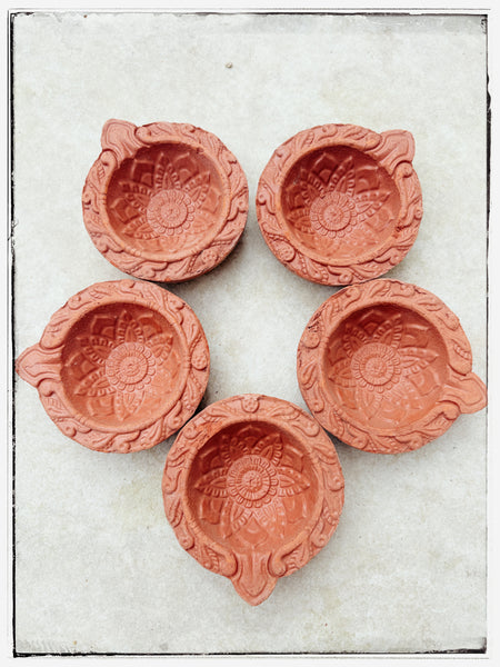 Lotus clay dias- set of 5