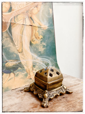 Antique brass dhoop dan