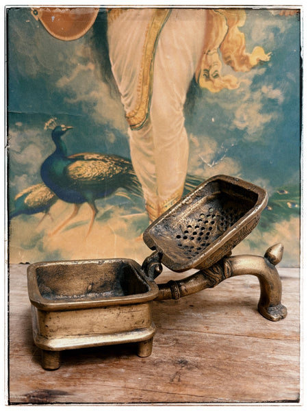 Antique Mughal design dhoop dan