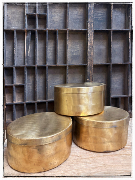 Antique tiffin