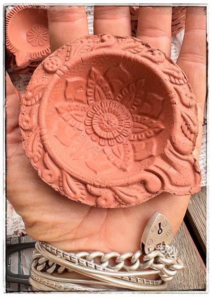 Lotus clay dias- set of 5