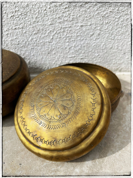 Antique engraved tin