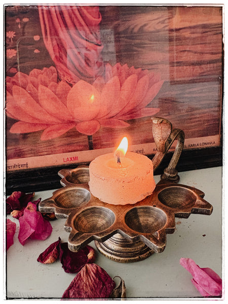 Antique lotus jyoti