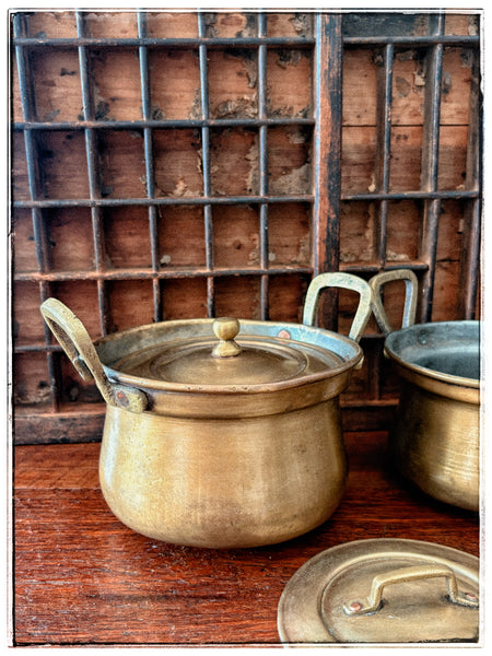 Vintage dahl pots