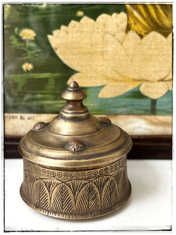 Antique jewellery tin