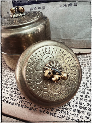 Little bell tins