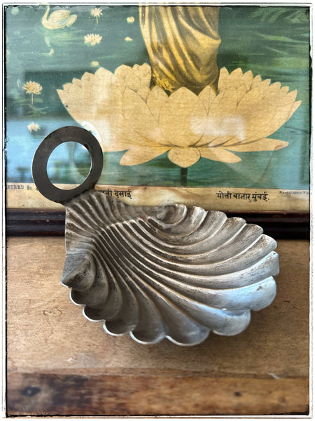 Vintage shell dish